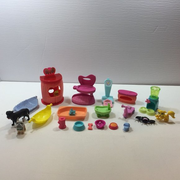 Assorted Pet Shop Store Veterinarian Mini Dollhouse Furniture Dogs - Picture 1 of 11